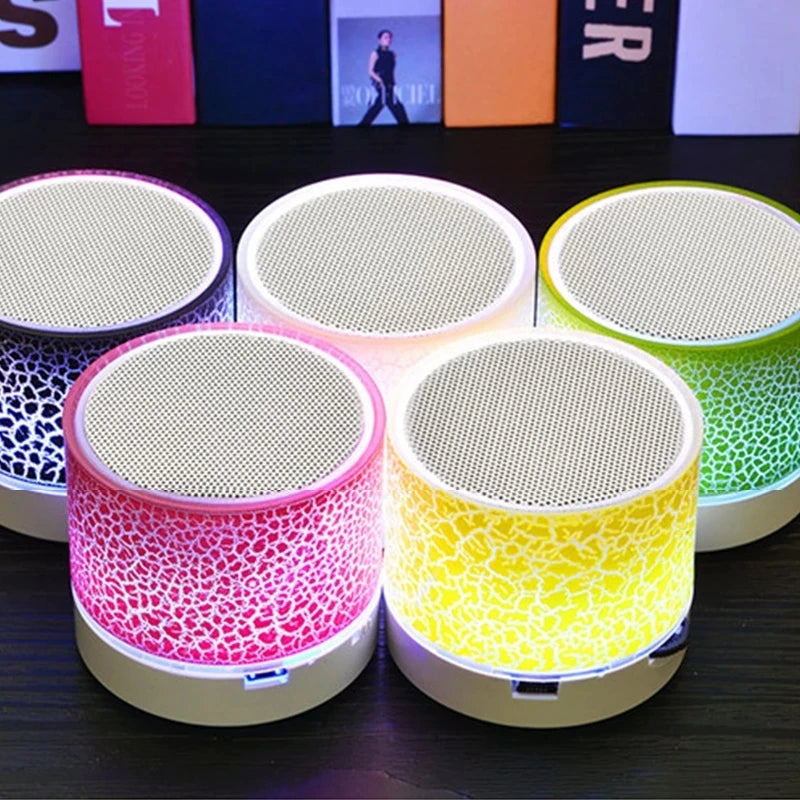 Caixa de Som Bluetooth Mini Universal Sem Fio Alto-falante LED Colorido Cartão TF USB Subwoofer Portátil Coluna de Som MP3 para Telefones