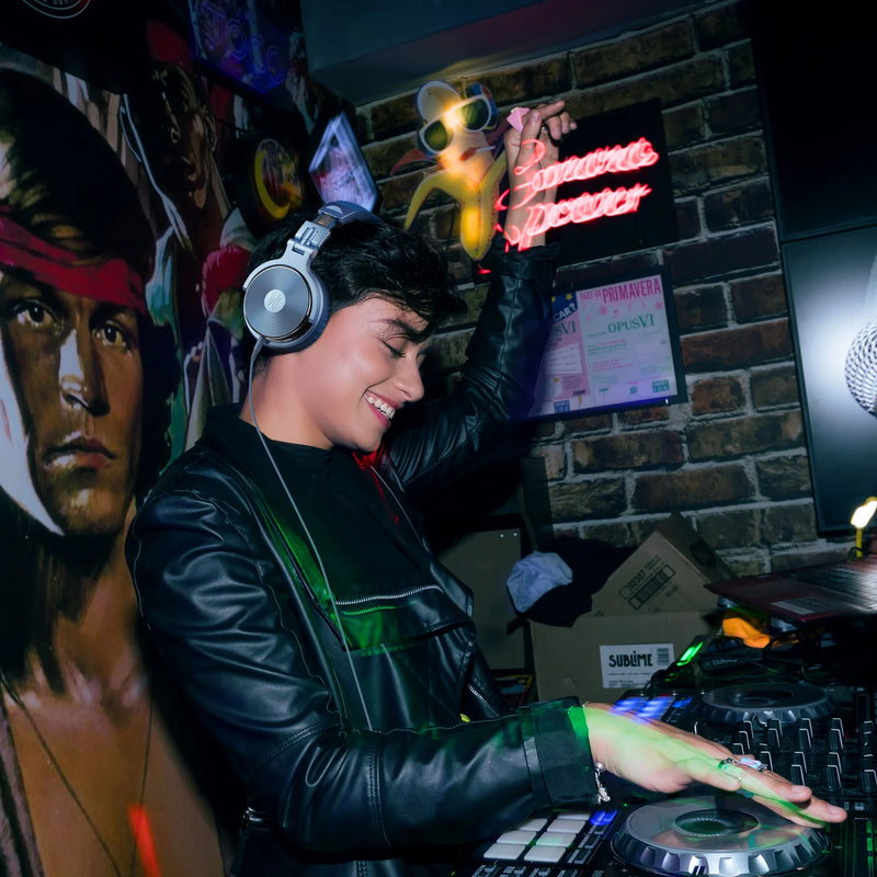 Fones de ouvido com fio Oneodio Pro-10 com drivers HiFi de 50 mm, fones de ouvido grandes para estúdio de mixagem, gravação e monitoramento.